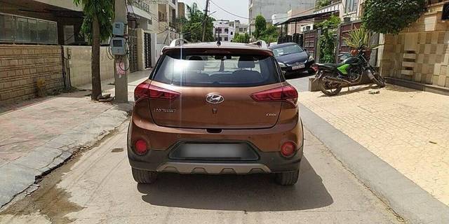https://images10.gaadi.com/usedcar_image/3461269/original/020e7a05-573d-45f3-a209-fe98f7f5ac25-VCC_1739360_96_1684820583_888d0ece-7a10-4916-8546-38e788a634a6_ad313af6-b499-44eb-96da-abfacb7c8799.jpg?imwidth=6402