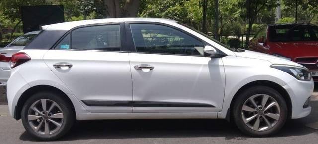 https://images10.gaadi.com/usedcar_image/3461352/original/zz1_crop_img_64787254f10dc_1685615188.jpg?imwidth=6401