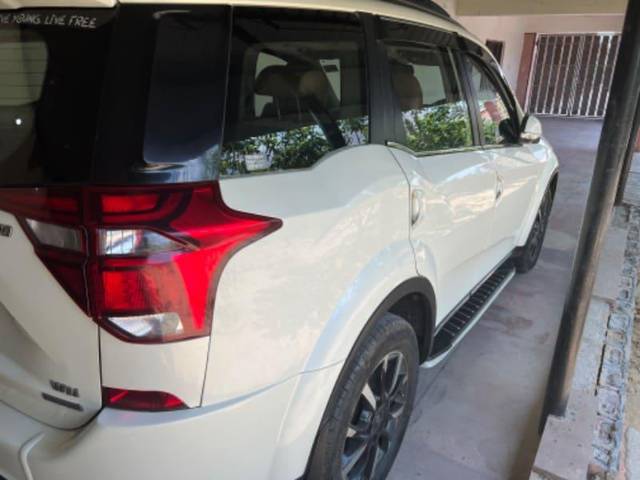 https://images10.gaadi.com/usedcar_image/3461394/original/b8546285-9629-4e12-8f49-2ff97e97a644_cca0b5e7-d2a5-413b-ac70-d67006be3511.jpeg?imwidth=6400
