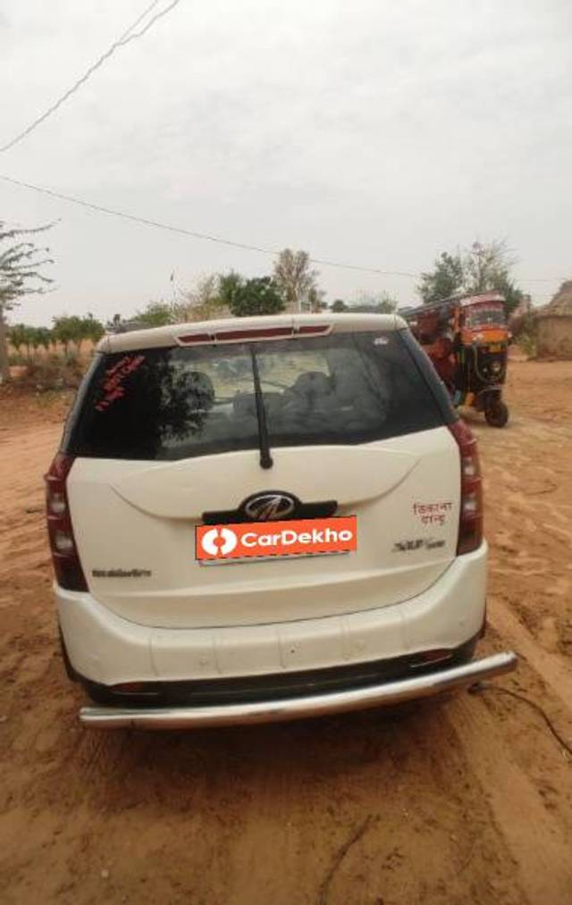 https://images10.gaadi.com/usedcar_image/3461413/original/a804d284-db7a-4944-aeee-4619337669d6_c3df356a-8869-45ba-8d79-0ff0cdcef2e8.jpg?imwidth=6401