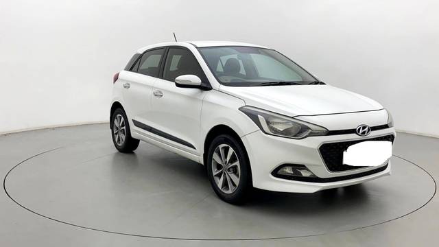 https://images10.gaadi.com/usedcar_image/3461514/original/usedcar_44_727191685435265_1685435273_631a3b0b-8776-4774-b812-2a1d58a808b9_8aa97a45-a8c8-4f15-9cbe-fd0516f3a05d.jpg?imwidth=6400