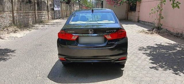 https://images10.gaadi.com/usedcar_image/3461519/original/5476e4e0-0835-46a5-ba2b-ac91b4c43773-VCC_1739371_96_1684827604_dfd9ddf9-b2da-4a78-a73e-0ceec6353615_da134e25-daea-4c11-98f5-5303bd5c2197.jpg?imwidth=6402