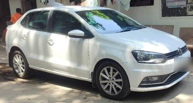 https://images10.gaadi.com/usedcar_image/3461524/original/zz1_crop_img_647af0b44a62f_1685778612.jpg?imwidth=6400