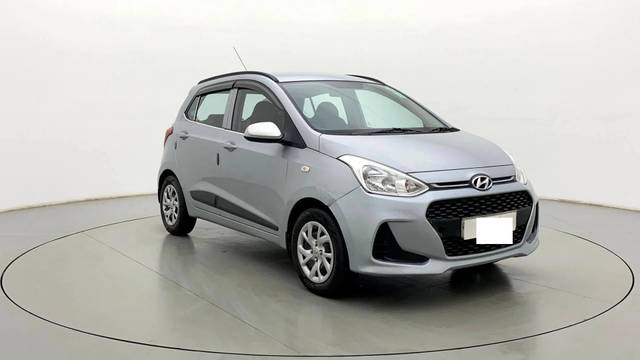 https://images10.gaadi.com/usedcar_image/3461604/original/usedcar_2_729901685436540_1685436548_33a6498e-3f7b-41f8-b4d9-92ad9cef16ff_d1dd5f16-df17-453f-be76-f59f13026d9f.jpg?imwidth=6400
