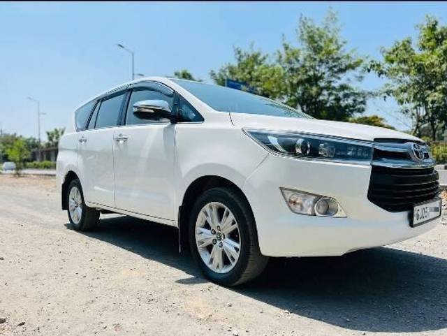 https://images10.gaadi.com/usedcar_image/3461761/original/6eaa6f48-e6ba-488a-b6a3-63c5c7984260-front_right_view-20230418150827_cf2e062a-06d5-4898-8ba9-2e1f0936e342.jpg?imwidth=6400