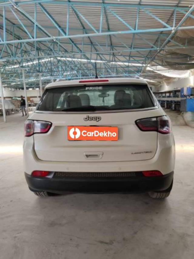 https://images10.gaadi.com/usedcar_image/3461791/original/27cb8eb5-aa63-46df-94a7-3daba451e7b2_0ab3ddea-1e64-4401-9ee2-4982946eece1.jpg?imwidth=6401