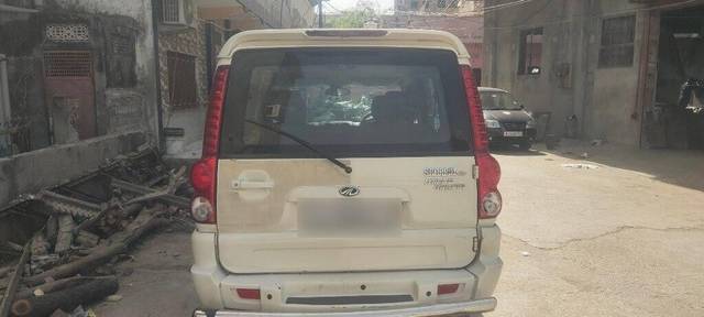 https://images10.gaadi.com/usedcar_image/3461800/original/61a09a4a-9b42-4017-9f99-8d0fb7068d77-VCC_1739147_96_1684759458_97b041b9-f3d5-49c0-a173-7a6cf4b099fd.jpg?imwidth=6402