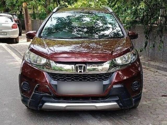 https://images10.gaadi.com/usedcar_image/3461801/original/zz1_crop_img_6478710f63e3c_1685614863.jpg?imwidth=6402