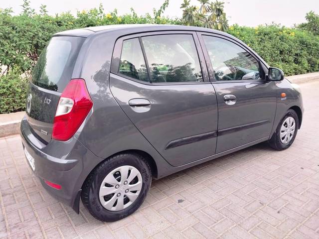 https://images10.gaadi.com/usedcar_image/3461859/original/usedcar_img_20230410_wa0012_7201685440457_1685440465_759f724c-a52e-43be-8af1-ee63758295dc.jpg?imwidth=6402