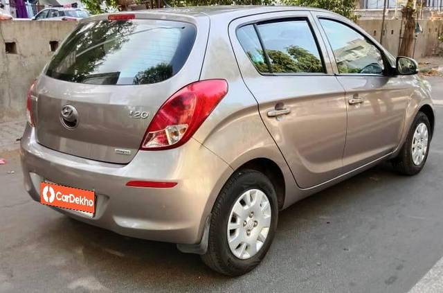 https://images10.gaadi.com/usedcar_image/3461874/original/usedcar_img_20220603_wa0015_7201685440939_1685440953_ecb6a465-df34-4d2c-bb40-672f9686b687.jpg?imwidth=6402