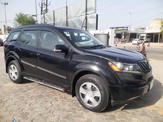 https://images10.gaadi.com/usedcar_image/3461909/original/usedcar_20230527_162819_9301685442155_1685442242_a32ac1a6-1008-42d9-a4d2-695c1b70f849.jpg?imwidth=6400