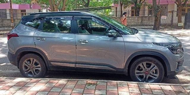 https://images10.gaadi.com/usedcar_image/3461915/original/zz1_crop_img_6476d599ee2ba_1685509529.jpg?imwidth=6401
