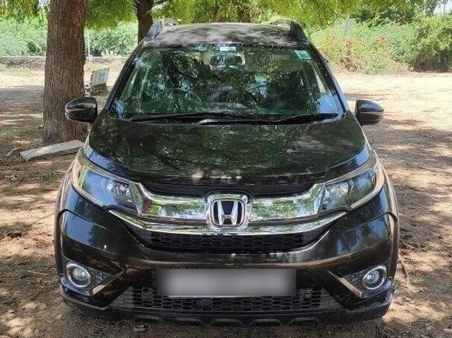 https://images10.gaadi.com/usedcar_image/3461916/original/zz1_crop_img_647823d3b790c_1685595091.jpg?imwidth=6402