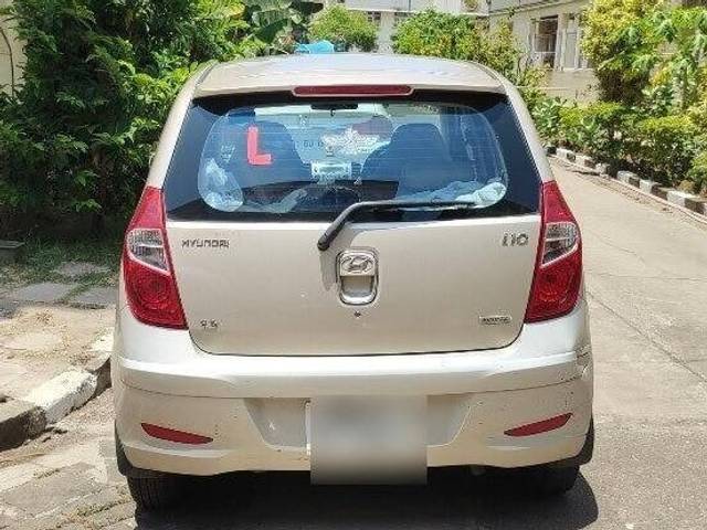 https://images10.gaadi.com/usedcar_image/3461919/original/zz1_crop_img_647aeec5906e6_1685778117.jpg?imwidth=6402