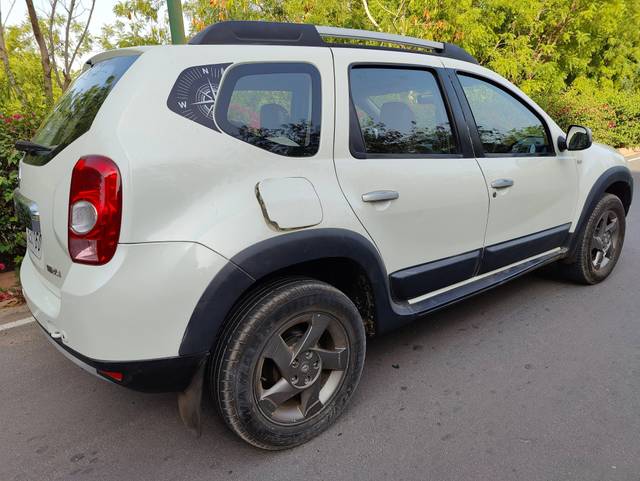 https://images10.gaadi.com/usedcar_image/3461944/original/used_car_2783075_1685443815_655e5ab1-dc66-4f71-848e-eeedbfaa251f.jpg?imwidth=6401