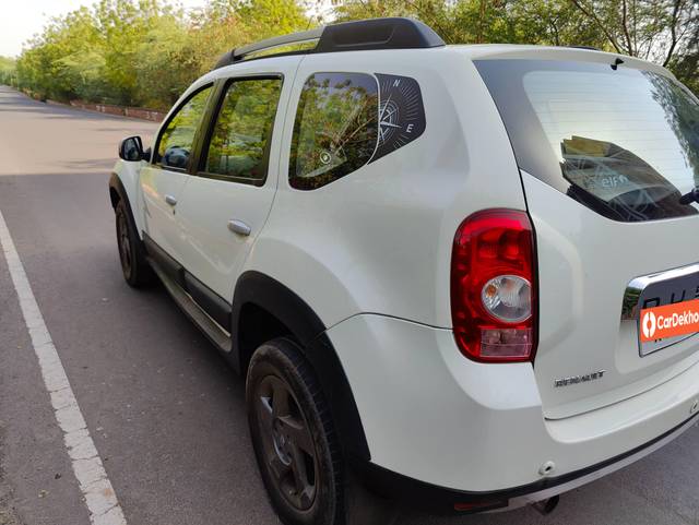 https://images10.gaadi.com/usedcar_image/3461944/original/used_car_2783075_1685443838_655e5ab1-dc66-4f71-848e-eeedbfaa251f.jpg?imwidth=6402