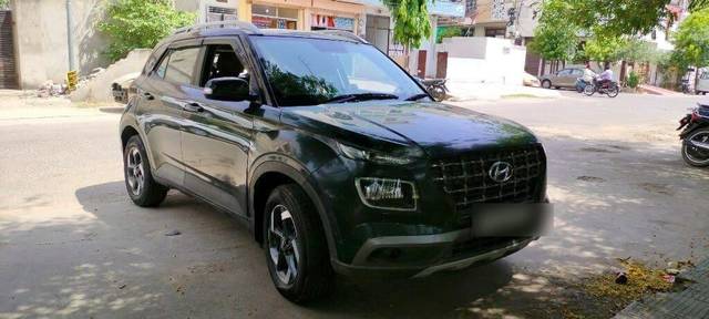 https://images10.gaadi.com/usedcar_image/3462081/original/9e9413b1-6ef4-4ea3-825c-4f2268b0bf25-VCC_1739469_116_1684842252_531dcc58-ac53-4277-87f1-07b9bf840494.jpg?imwidth=6400