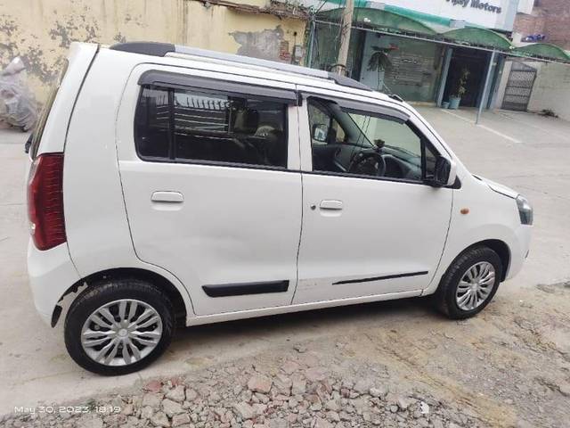 https://images10.gaadi.com/usedcar_image/3462114/original/81e8e16d-288b-48ad-953e-25f341f76cda_f87dcb3c-b61e-4445-be86-ae4638ffca65.jpg?imwidth=6401