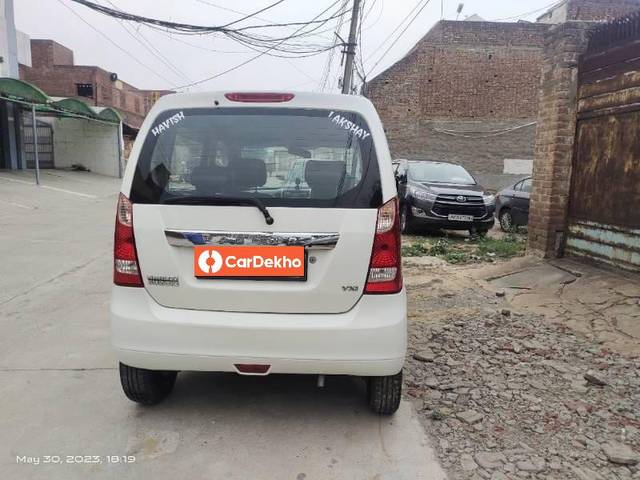 https://images10.gaadi.com/usedcar_image/3462114/original/bb9d3e1c-2e80-4dff-916f-3d637c4665f2_f87dcb3c-b61e-4445-be86-ae4638ffca65.jpg?imwidth=6402