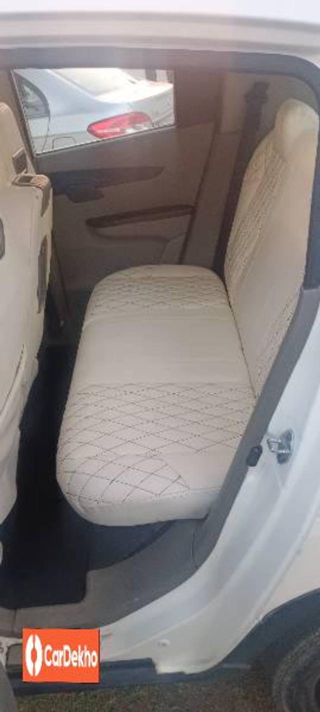 https://images10.gaadi.com/usedcar_image/3462158/original/85afa473-222e-441e-aa8b-691b0c33e50e_49eb2fcd-c796-4d9a-bc3c-c6bd6dc3e02e.jpg?imwidth=6402