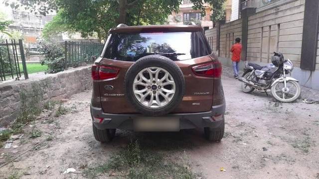 https://images10.gaadi.com/usedcar_image/3462218/original/b30c5a70-4154-4a02-8d42-7ef9d059dc49-VCC_1739557_96_1684854509_d8d21933-2bf2-4eb3-84fa-3eb23ff193f0.jpg?imwidth=6402