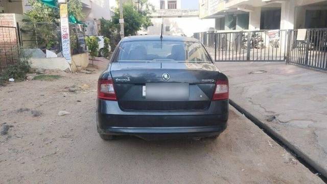 https://images10.gaadi.com/usedcar_image/3462248/original/2449462a-89c0-41f3-8f6e-f33a0992246e-VCC_1739596_96_1684860047_a5775f9a-e202-409c-b08f-932f8f37c476_8cea4910-5413-4320-846b-34a602c16ab5.jpg?imwidth=6401