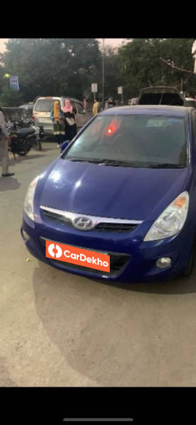 https://images10.gaadi.com/usedcar_image/3462287/original/3c7110fe-a568-4815-aec6-d604f62f1aeb_e332a534-0b2f-414f-baa4-1224fd4f80df.png?imwidth=6400