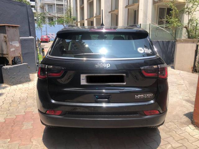 https://images10.gaadi.com/usedcar_image/3462448/original/used_car_2783449_1685515841_8ce0379b-f10c-40b7-95a1-ebbc11756cc3.jpg?imwidth=6402