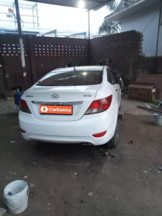 https://images10.gaadi.com/usedcar_image/3462542/original/e8732fea-1084-4e88-a170-a8c3aa97343c_38ecbd80-1b36-4d7c-9417-4d05ac7c27d4.jpg?imwidth=6401