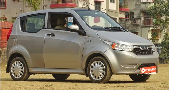 https://images10.gaadi.com/usedcar_image/3462555/original/usedcar_9_2471685517414_1685517443_ee4a7e1e-58b9-4eea-bb67-a987d047cf07.jpg?imwidth=6400