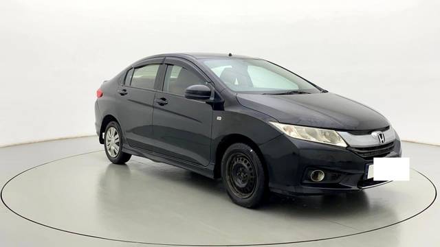 https://images10.gaadi.com/usedcar_image/3462561/original/usedcar_42_2783553_1685520369_5dbc2871-02af-4a91-a62c-83be93721932.jpg?imwidth=6400
