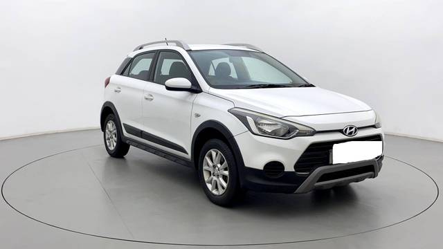 https://images10.gaadi.com/usedcar_image/3462564/original/usedcar_44_727191685517920_1685517928_be58a66f-6b08-4480-85ee-2a7ad2964ea4.jpg?imwidth=6400