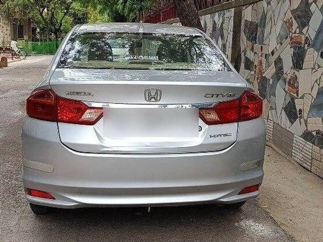 https://images10.gaadi.com/usedcar_image/3462585/original/zz1_crop_img_64786efd6575b_1685614333.jpg?imwidth=6402