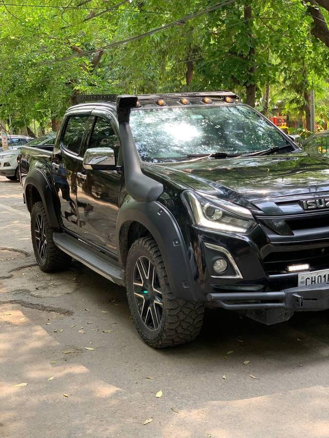 https://images10.gaadi.com/usedcar_image/3462855/original/used_car_2783814_1685529326_ca9ce5bc-c466-4eb8-b1b9-1443c0680934.jpg?imwidth=6402