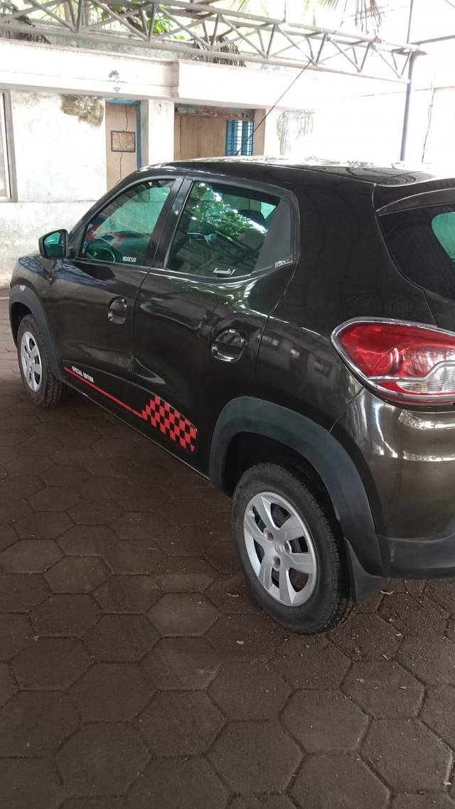 https://images10.gaadi.com/usedcar_image/3462931/original/processed_c6aa9a75-ac7c-4c0c-9748-7b4beffd07b5-used_car_2783875_1691747465.jpg?imwidth=6401