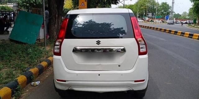 https://images10.gaadi.com/usedcar_image/3462968/original/85c3646c-6de6-435c-a5fd-7460c4807f05-VCC_1739928_96_1684930859_1d6822cd-7b4b-4c6c-8d99-127973528563.jpg?imwidth=6402