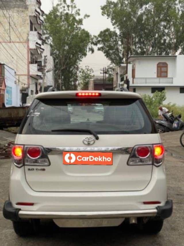 https://images10.gaadi.com/usedcar_image/3463004/original/7d7348df-22e2-4cba-a787-d20448fe6396_fa593f28-54ad-43cb-b462-c2fe93d22e9d.jpeg?imwidth=6401