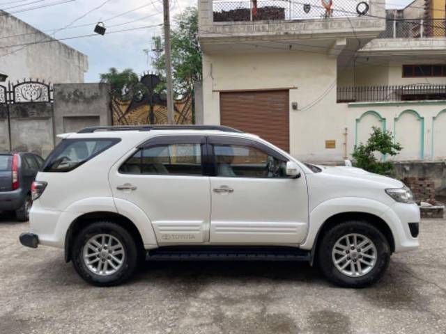 https://images10.gaadi.com/usedcar_image/3463004/original/c9f336fa-e0ee-409d-8e4e-5116649a9dc5_fa593f28-54ad-43cb-b462-c2fe93d22e9d.jpeg?imwidth=6400