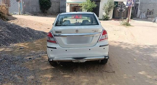 https://images10.gaadi.com/usedcar_image/3463019/original/de2ea3de-94d2-4e50-be09-0a8ad784e293-VCC_1739943_96_1684932106_8ce78485-f45f-488f-9c25-488ac996eb9a.jpg?imwidth=6402