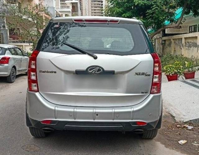 https://images10.gaadi.com/usedcar_image/3463064/original/c43bf6d7-7aa5-4489-99e3-2ccca7ad1451-VCC_1740014_96_1684939267_e28219e9-3a45-4d27-a9c4-d4e9fcc42b8f.jpg?imwidth=6402