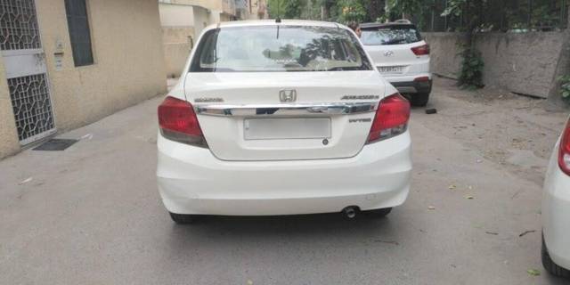 https://images10.gaadi.com/usedcar_image/3463089/original/0e5e9390-f4e6-4917-894b-13e477ac90f6-VCC_1740048_96_1684943022_e945fead-43e1-4d4c-8f69-00b09d7f5450.jpg?imwidth=6402