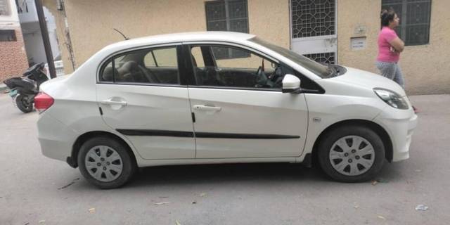 https://images10.gaadi.com/usedcar_image/3463089/original/63d37447-de58-4be1-a831-d2f9217fe4a7-VCC_IMG_1684929113716_1740048_97_1684929355_e945fead-43e1-4d4c-8f69-00b09d7f5450.jpg?imwidth=6401
