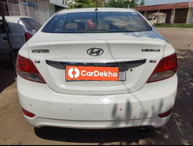 https://images10.gaadi.com/usedcar_image/3463121/original/e8de402b-f279-4cb9-bb63-13d529612673_309f40ee-2f63-4a59-a3f2-276ebf5e1c22.jpg?imwidth=6401