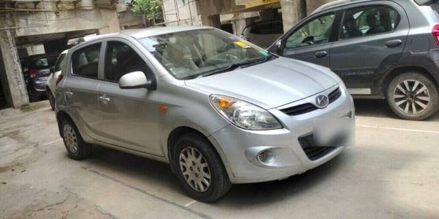 https://images10.gaadi.com/usedcar_image/3463147/original/8df22dcf-cb34-4720-90c0-eb19ab1cd636-VCC_1741093_116_1685270656_2fc9b923-473c-4569-8365-771824993c5e.jpg?imwidth=6400