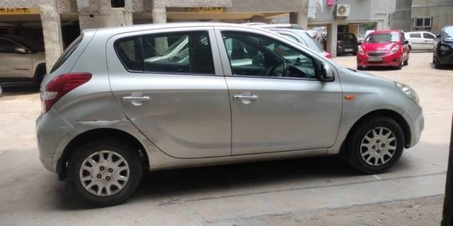 https://images10.gaadi.com/usedcar_image/3463147/original/d9deef1e-8847-4c36-a7ef-af1b607aa84c-VCC_IMG_1685257670546_1741093_97_1685257951_2fc9b923-473c-4569-8365-771824993c5e.jpg?imwidth=6401