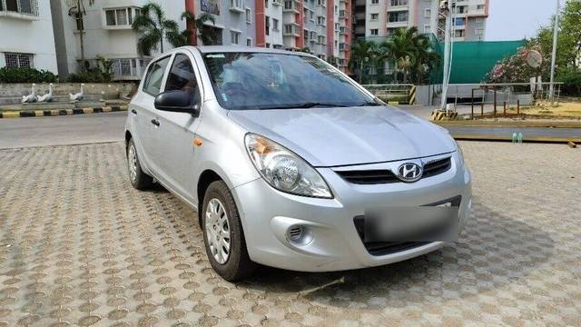 https://images10.gaadi.com/usedcar_image/3463208/original/02a73233-9b65-4e97-93d8-aacd420ff448-VCC_1740148_116_1684989921_670dfccf-9feb-4ace-82a7-f398764f3984.jpg?imwidth=6400