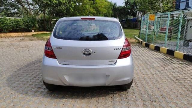 https://images10.gaadi.com/usedcar_image/3463208/original/d60fe65e-de81-4840-85bd-3110b9320e7c-VCC_1740148_96_1684989506_670dfccf-9feb-4ace-82a7-f398764f3984.jpg?imwidth=6402