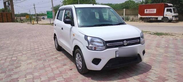 https://images10.gaadi.com/usedcar_image/3463257/original/e2a0b5c1-d030-49d5-927b-f087dfcd05de-VCC_1740191_116_1684995940_28a0e31b-cef5-4905-84f0-5722705a181f.jpg?imwidth=6400