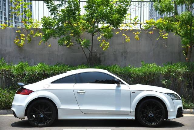 https://images10.gaadi.com/usedcar_image/3463269/original/used_car_2784098_1685601833_a2a27f28-af60-4afb-ad1b-2a34747f4884.jpg?imwidth=6401