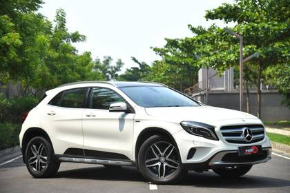 Mercedes-Benz GLA Class 220 D 4MATIC Activity Edition